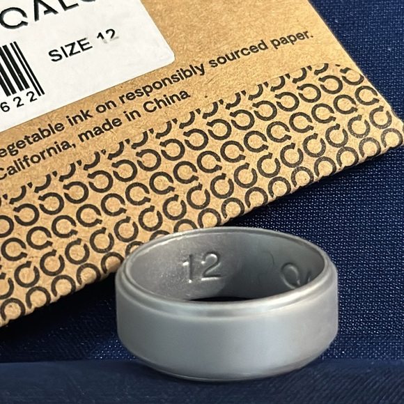 NEW silver silicone wedding ring band Size 11 & 12 NWT work safe latex free men - Picture 9 of 11